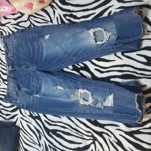 Ripped, freyd bottom skinny jeans. Size 7 juniors